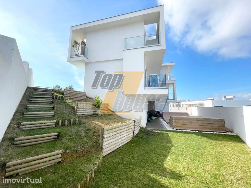 Moradia Isolada T4+1 com piscina - Grande imagem: 2/31