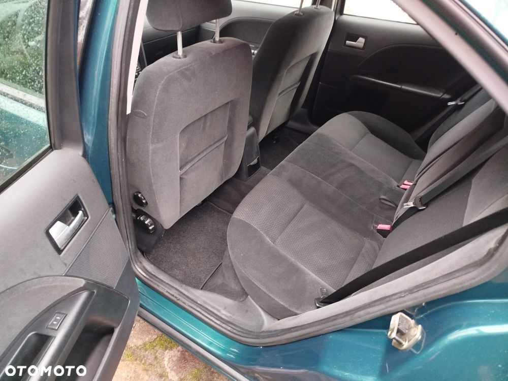 Ford Mondeo 1.8 Ghia - 16