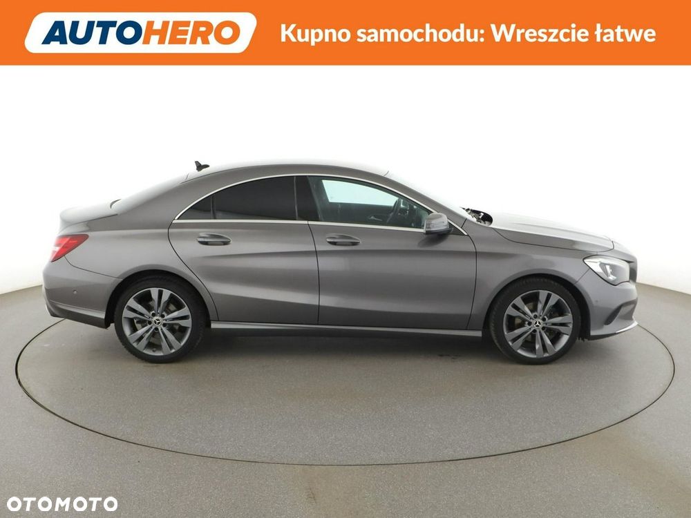 Mercedes-Benz CLA 180 Urban - 10