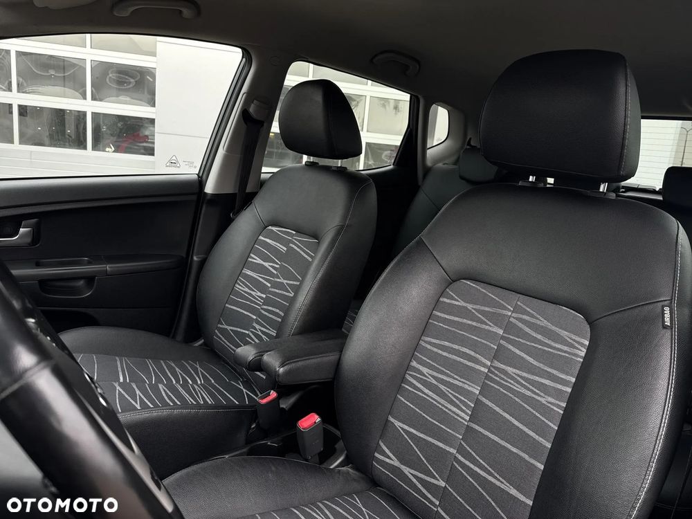 Kia Venga 1.6 Business Line - 11