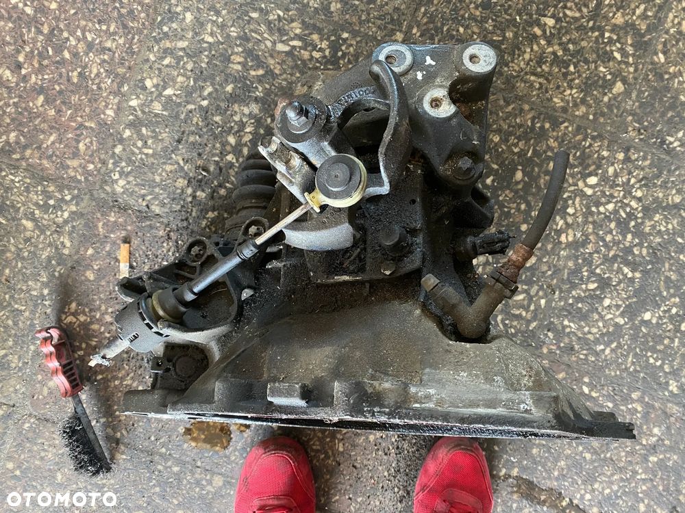 SKRZYNIA BIEGÓW F17 C419 OPEL ASTRA G 1.4B - 2