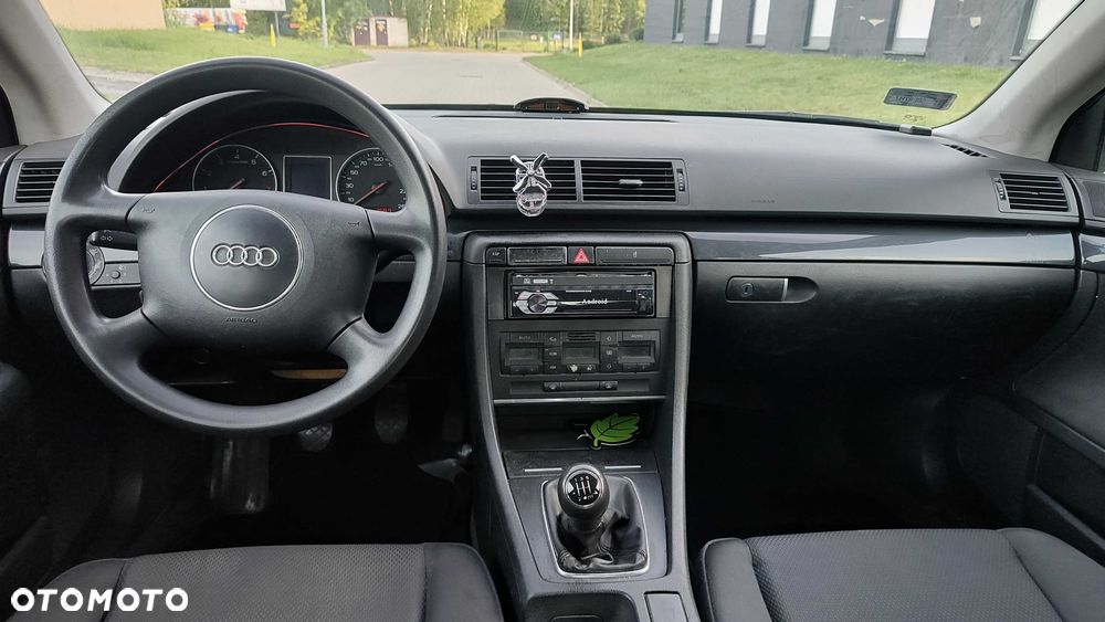 Audi A4 Limousine - 7