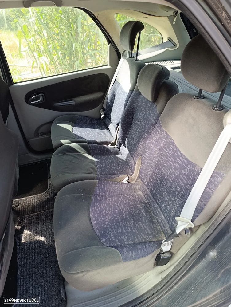Renault Scénic 1.9 dTi RXE AC - 5