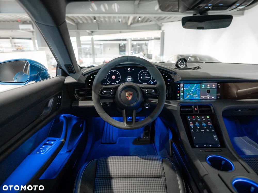 Porsche Taycan - 29