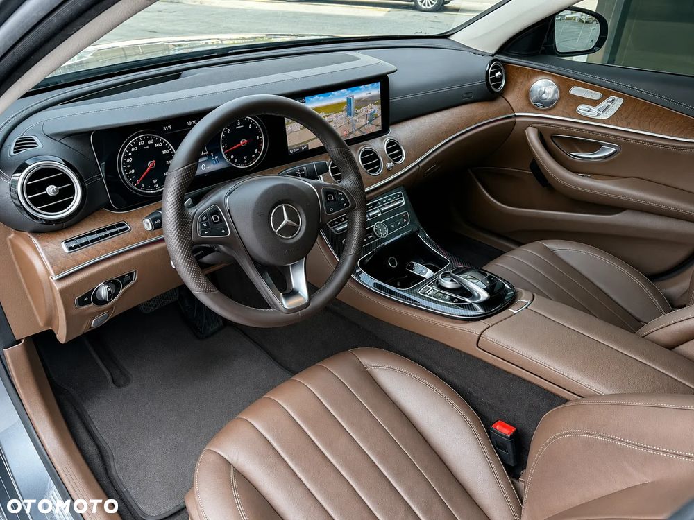 Mercedes-Benz Klasa E 220 d 4Matic 9G-TRONIC Exclusive - 10