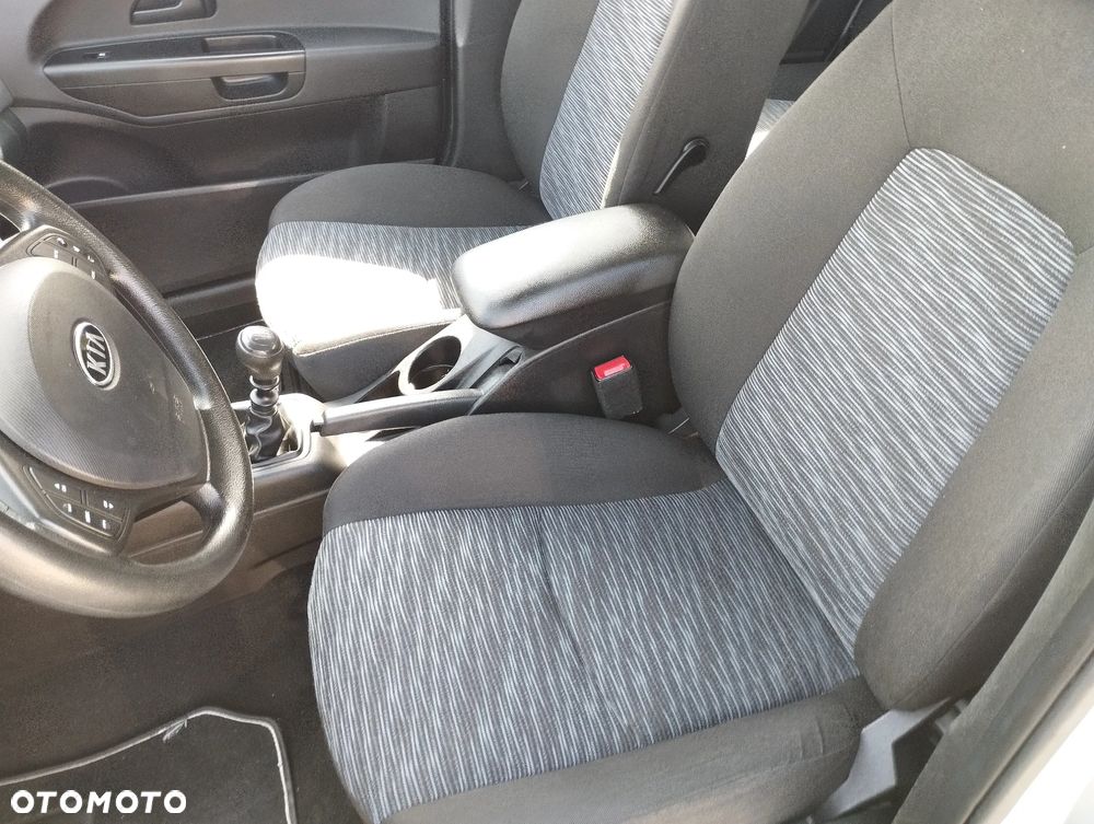Kia Ceed 1.4 CVVT Attract - 19