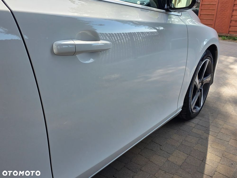 Volvo V40 D2 R Design - 9