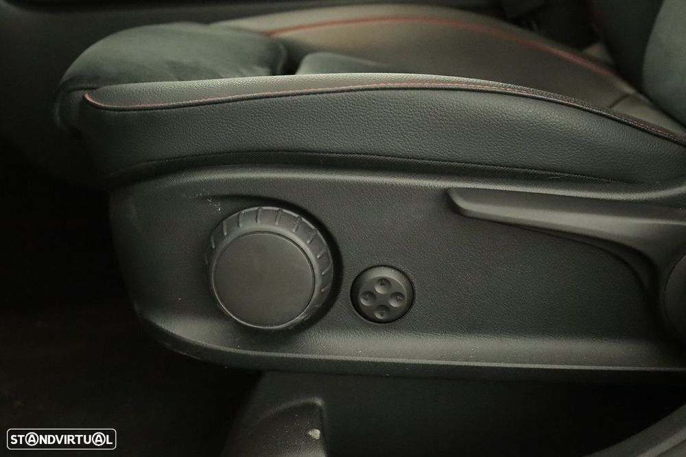 Mercedes-Benz B 250 e AMG Line - 20