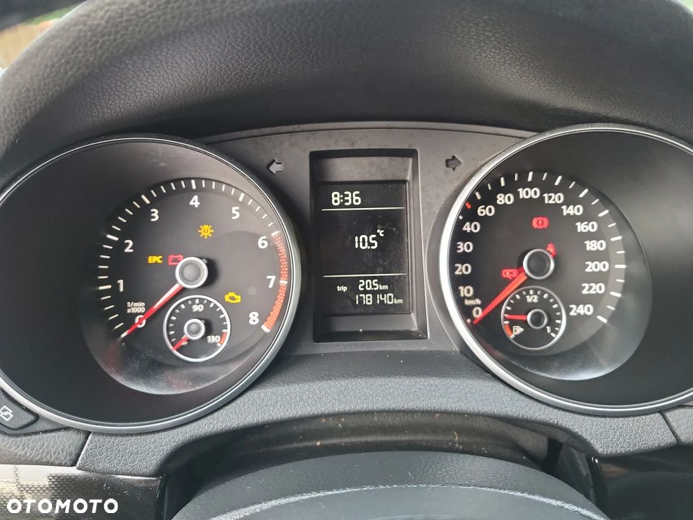 Volkswagen Golf - 35