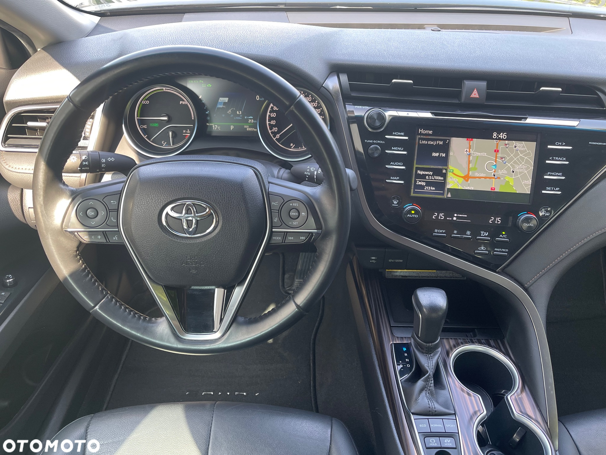 Toyota Camry 2.5 Hybrid Executive CVT - 9