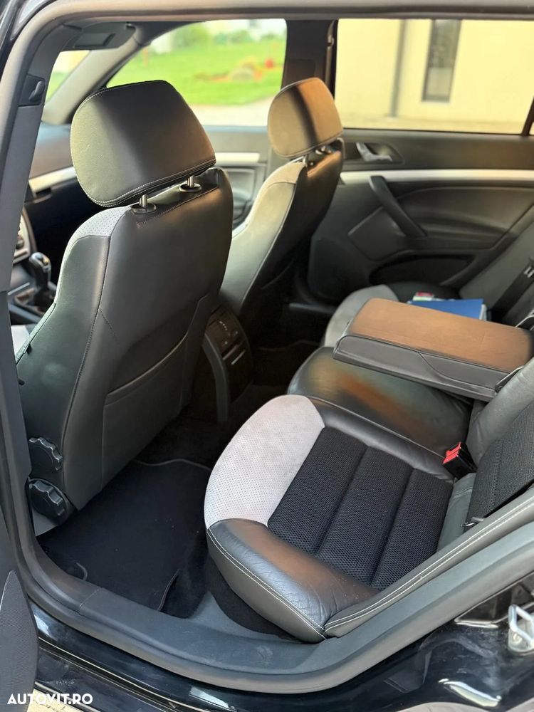Skoda Octavia Combi 2.0 TFSI RS - 6