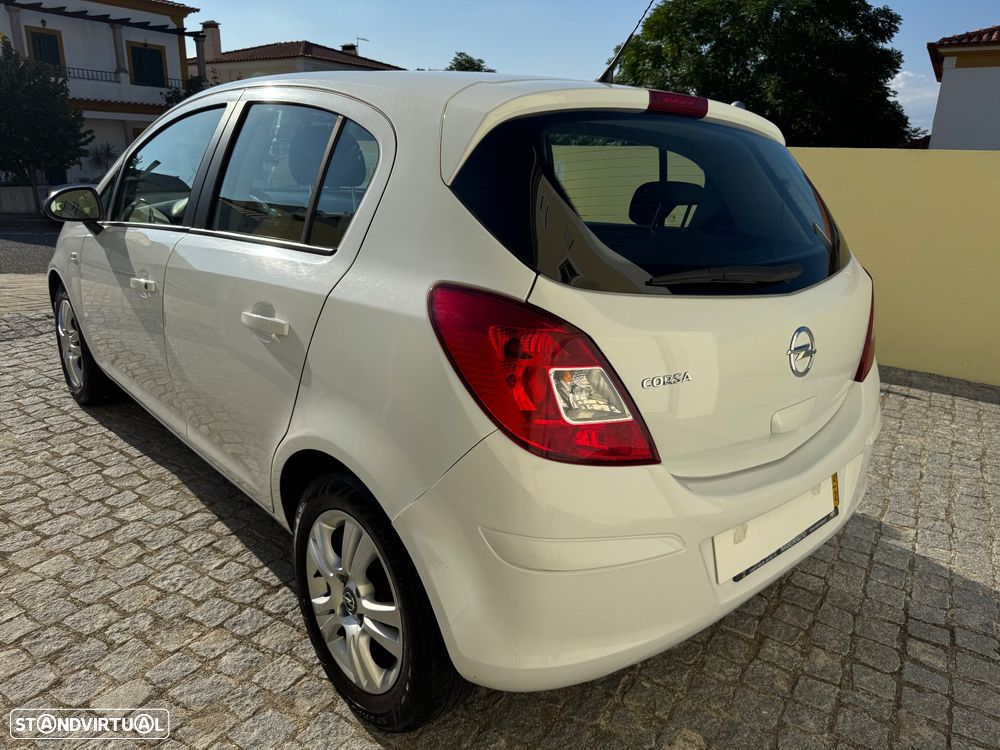 Opel Corsa 1.2 Cosmo - 4