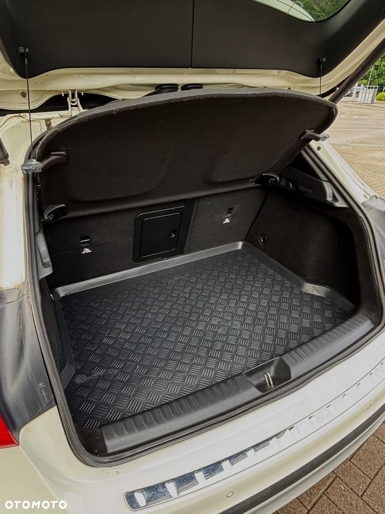 Mercedes-Benz GLA 250 4-Matic - 9