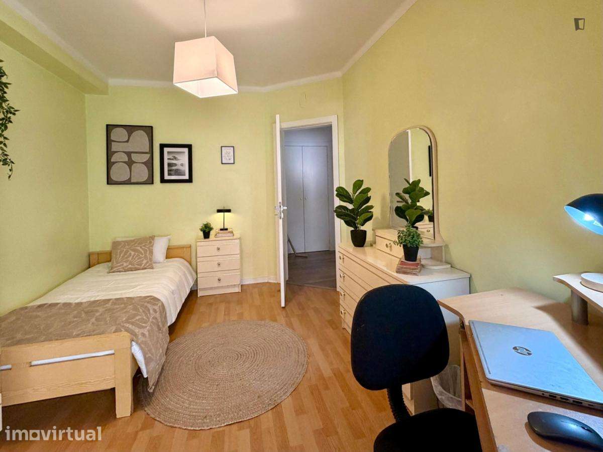 Apartamento com 3 quartos - localizado em Montes Claros Coimbra - Grande imagem: 2/27