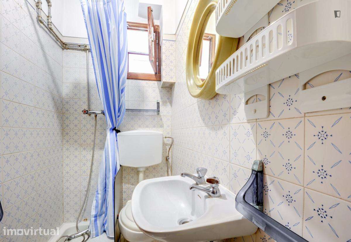 Quarto - localizado em Montes Claros Coimbra - Grande imagem: 2/20
