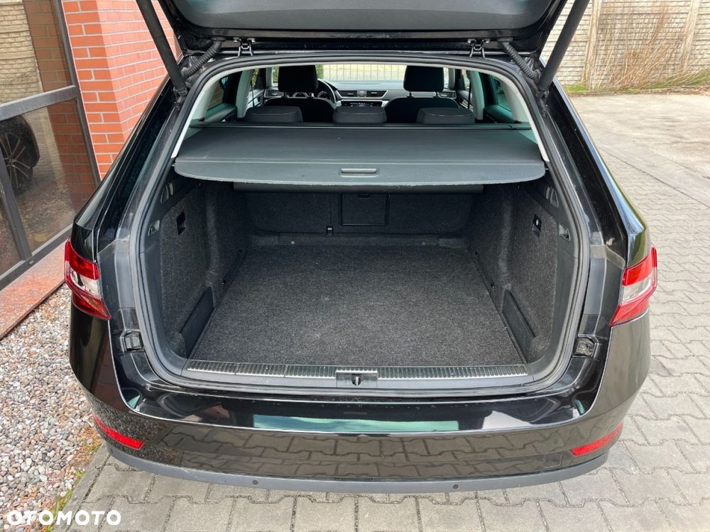 Skoda Superb 2.0 TDI DSG Style - 27