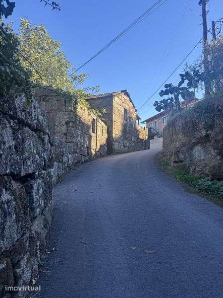 Duas Moradias para reabilitar - Canelas, Penafiel - Grande imagem: 3/10