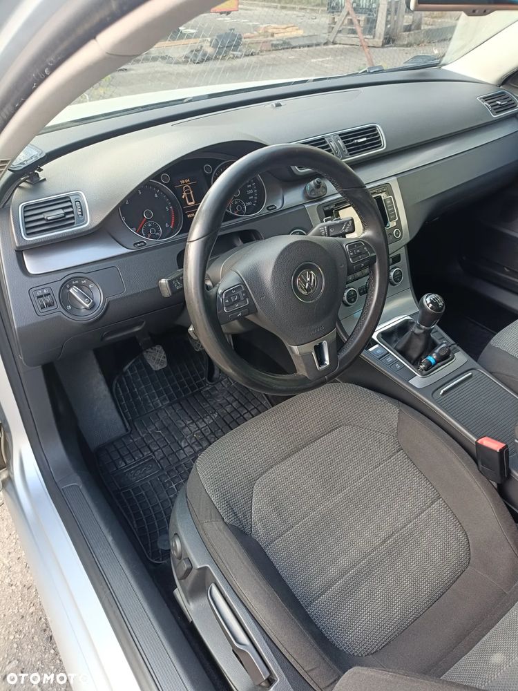 Volkswagen Passat 2.0 TDI DPF Comfortline - 10