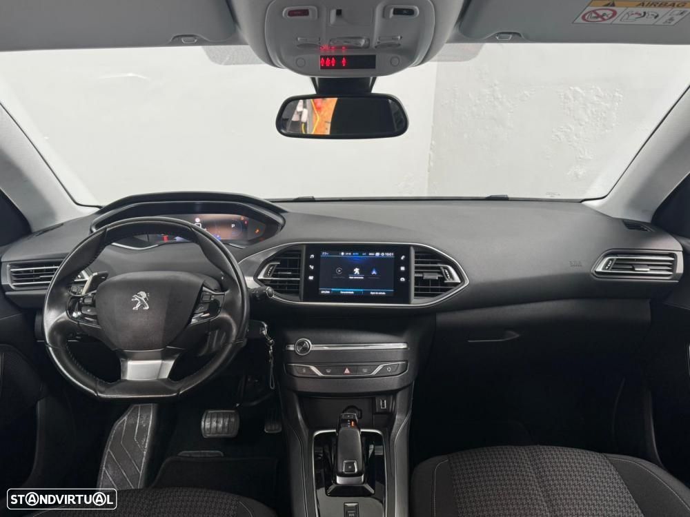 Peugeot 308 1.5 BlueHDi Allure Pack EAT8 - 26