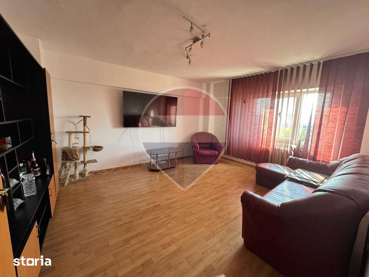 Apartament cu 3 camere in zona sud — fotografia 1