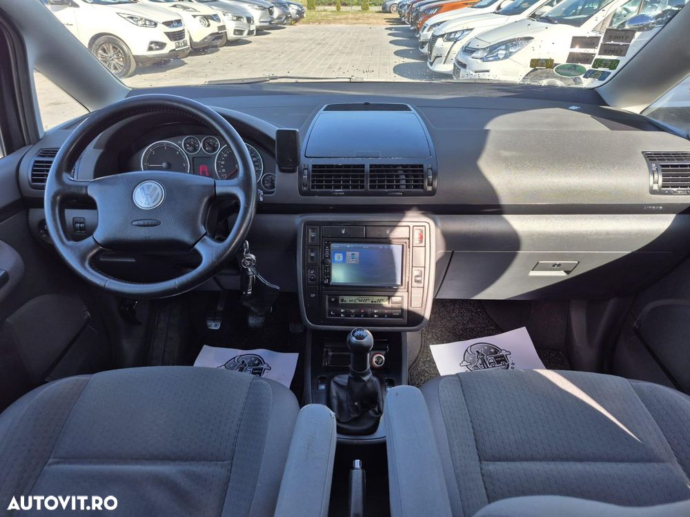 Volkswagen Sharan - 11