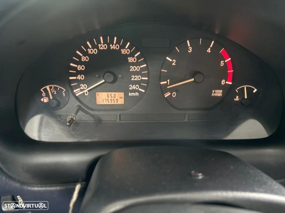 Mitsubishi Carisma HB 1.9 Di-D HP Avance - 17