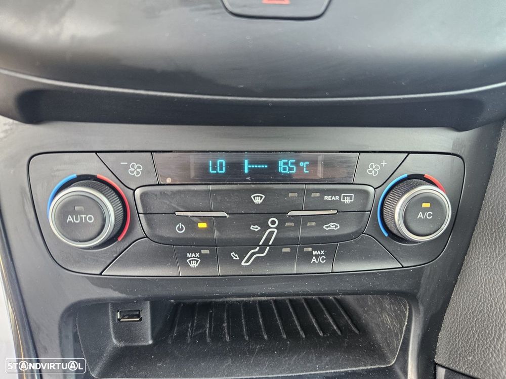 Ford Focus 1.5 TDCi EcoBlue Titanium - 37