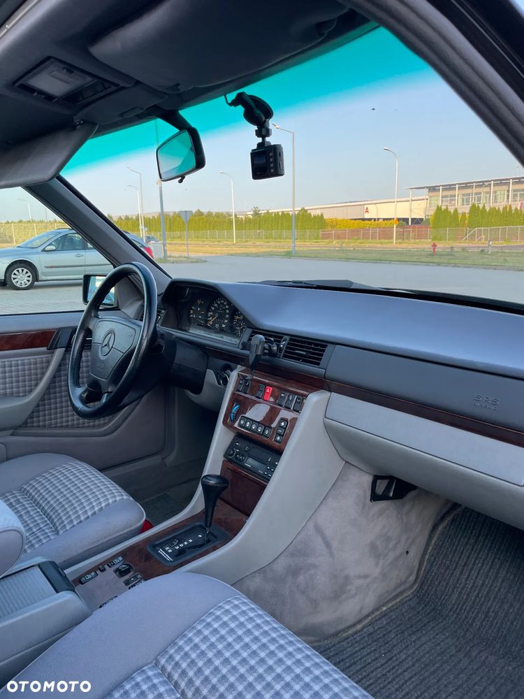 Mercedes-Benz W124 (1984-1993) - 13