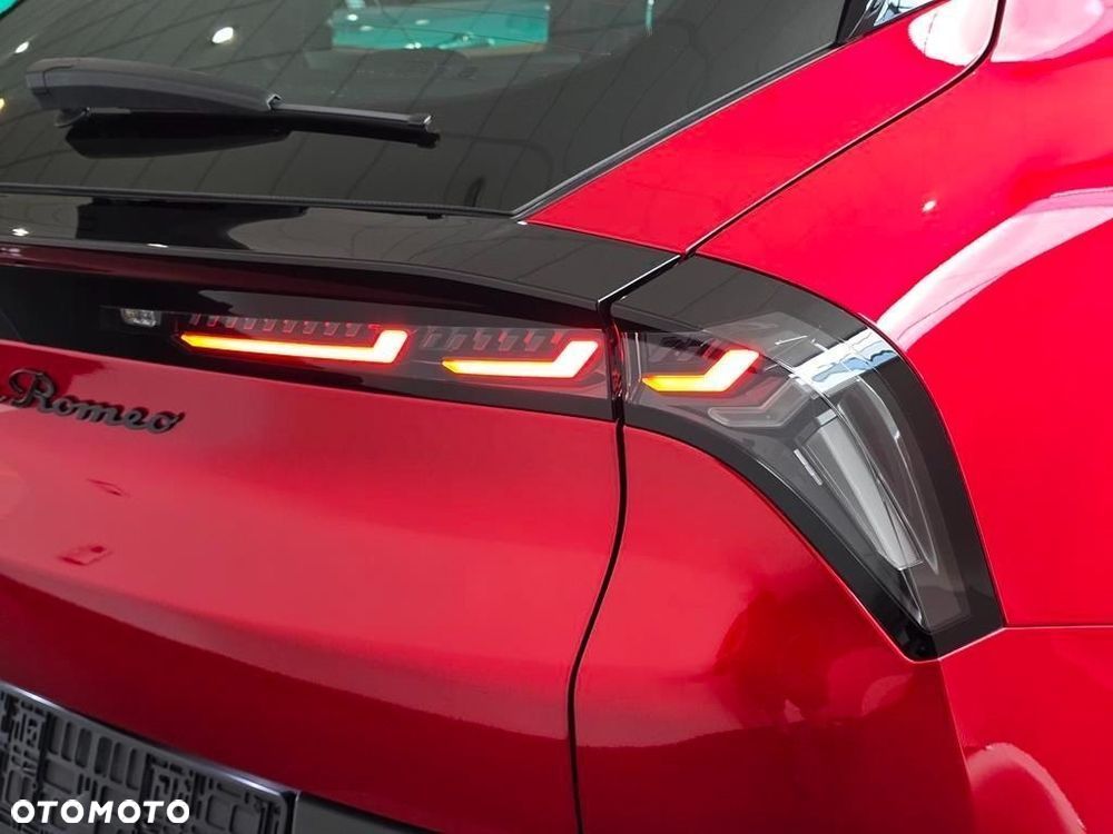 Alfa Romeo Junior 1.2 mHEV Ibrida Q4 eDCT - 23