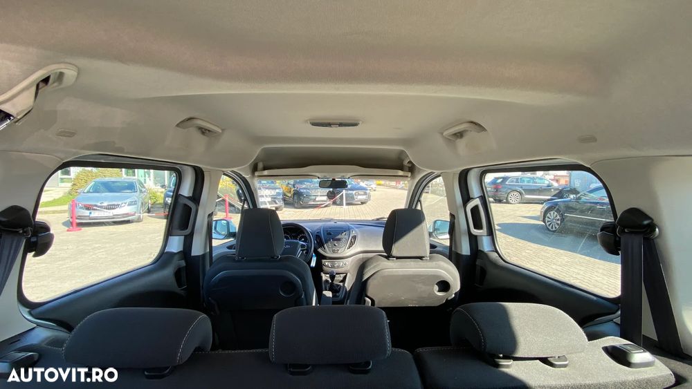 Ford Tourneo Courier - 8