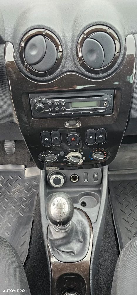 Dacia Duster 1.5 dCi 4x4 Laureate - 13