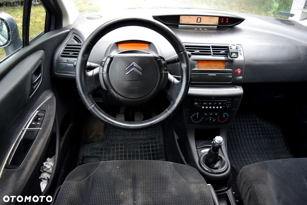 Citroën C4 1.4 16V Style - 5