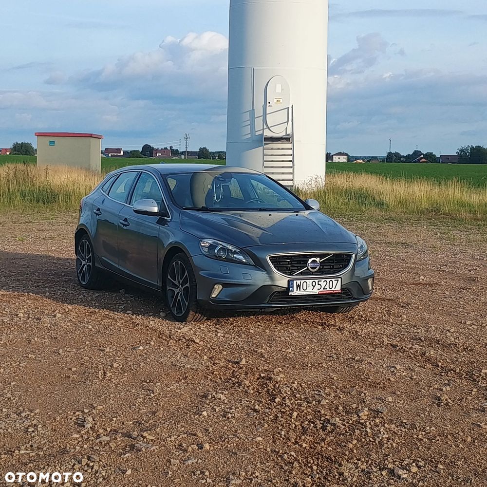 Volvo V40 D2 Drive-E R-Design Kinetic - 1