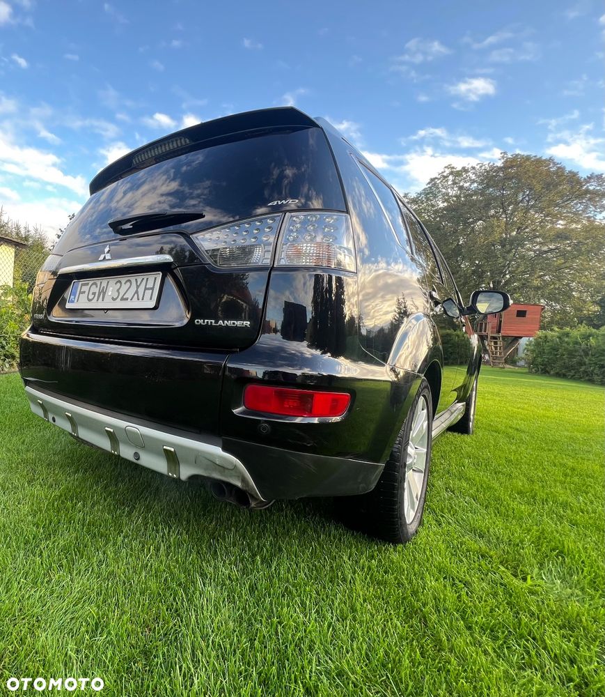 Mitsubishi Outlander 2.0 DID Instyle NAVI - 4