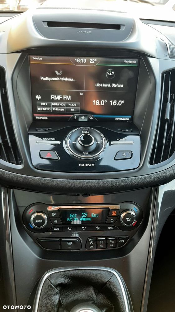 Ford Kuga 1.5 EcoBoost 2x4 Titanium - 16
