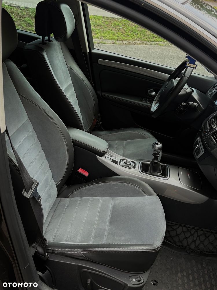 Renault Laguna dCi 150 FAP Start-Stop GT - 19
