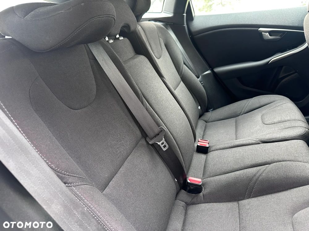 Volvo V40 D2 Kinetic - 21