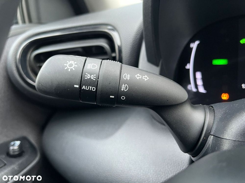 Toyota Yaris Hybrid 1.5 Style - 28