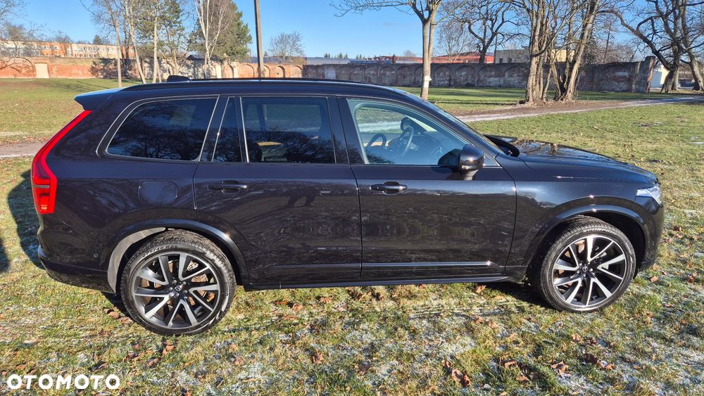 Volvo XC 90 - 9