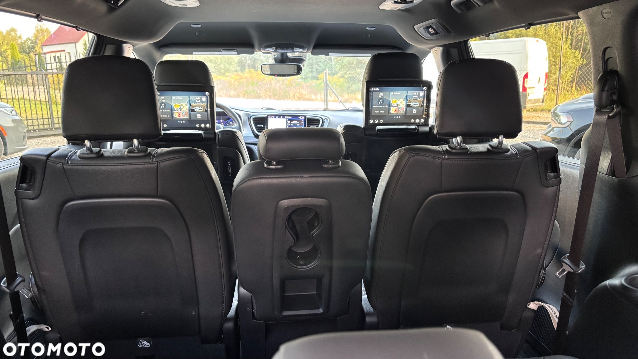 Chrysler Pacifica - 21
