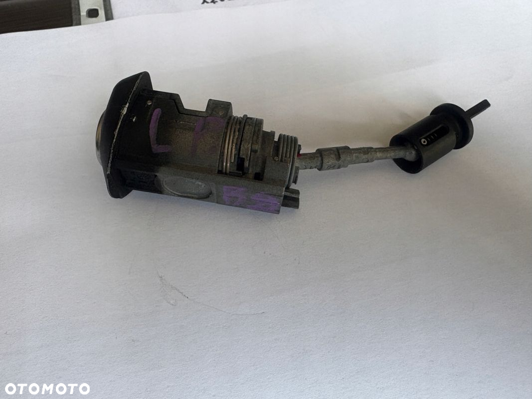 AUDI A4 B9 WKŁADKA ZAMKA DRZWI LEWY PRZÓD 8W1837167C - 5