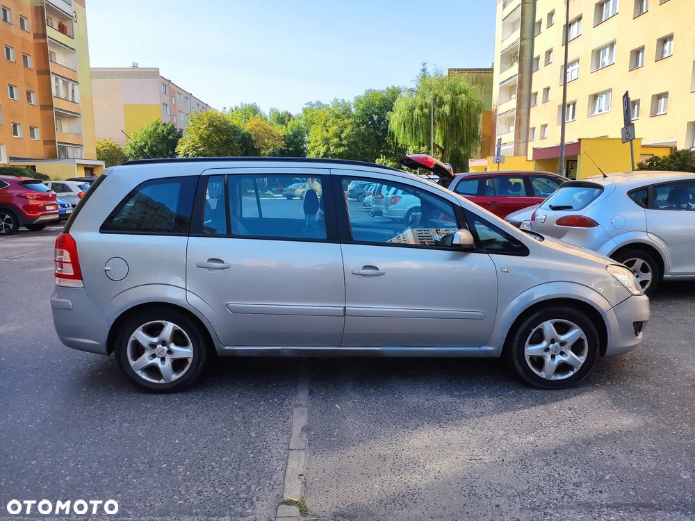 Opel Zafira 1.9 CDTI Cosmo - 1