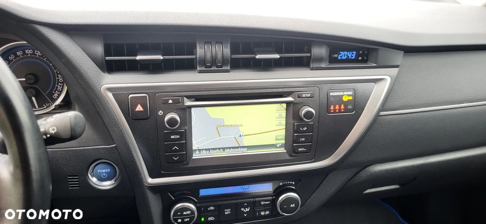 Toyota Auris 1.8 HSD Luna - 11
