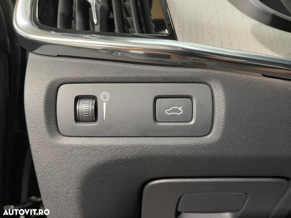 Volvo V90 V90CC B5 MHEV AT AWD Core - 28
