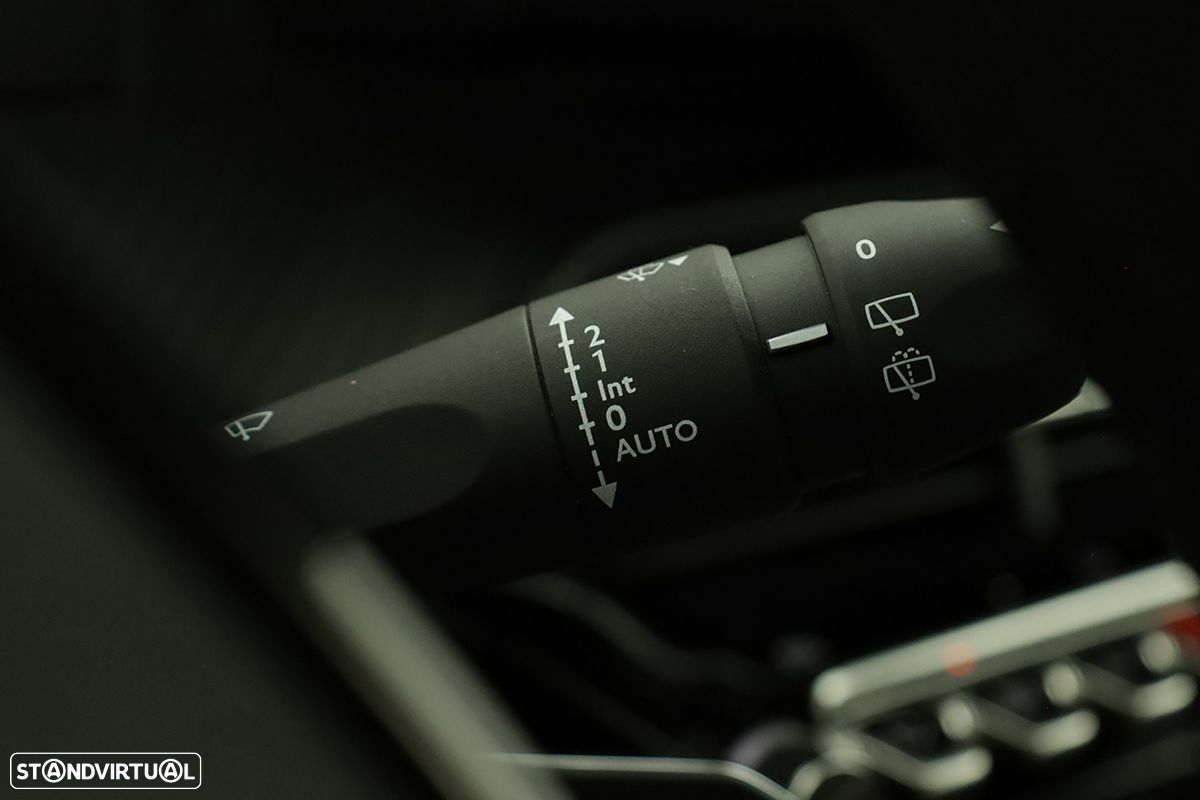 Peugeot 2008 1.2 PureTech Allure - 20