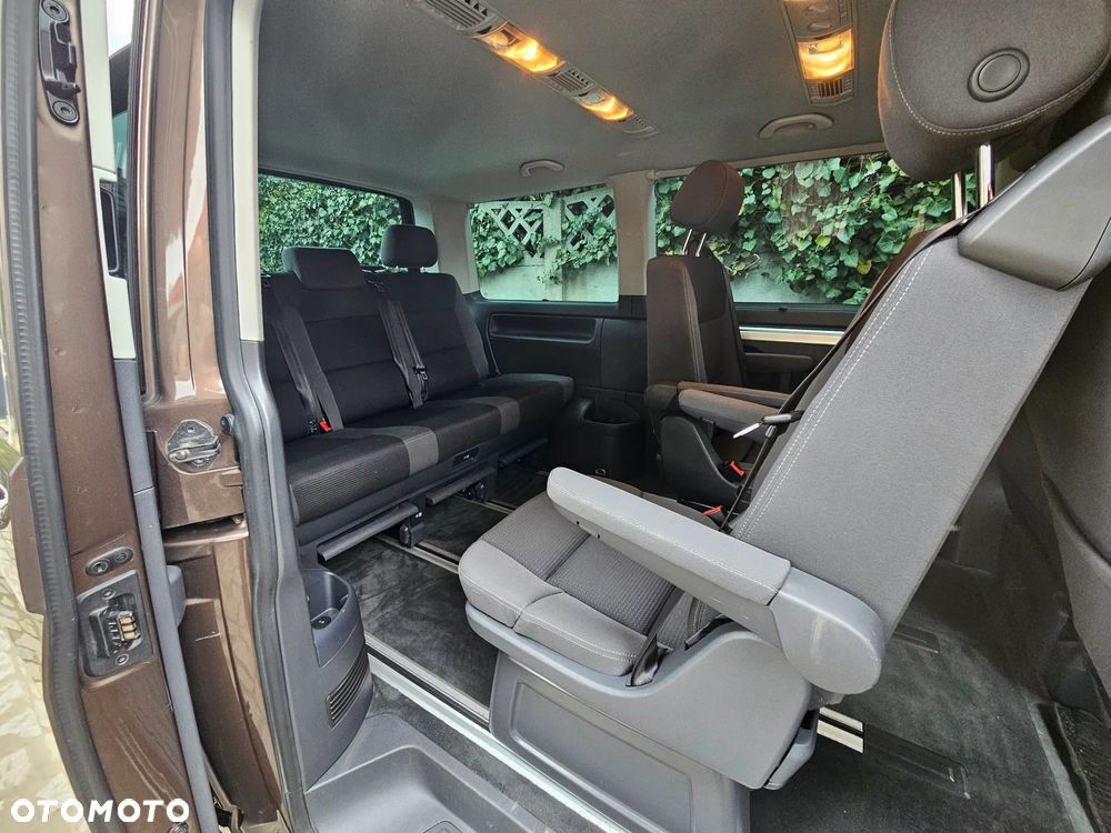 Volkswagen Multivan - 22