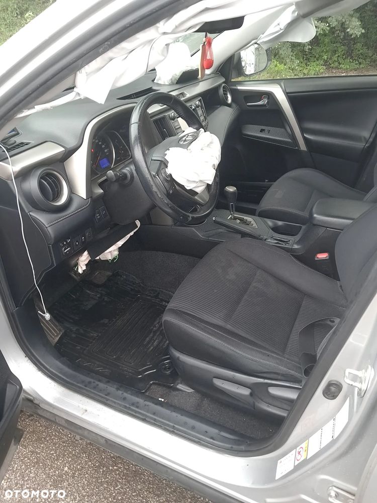 Toyota RAV4 - 4