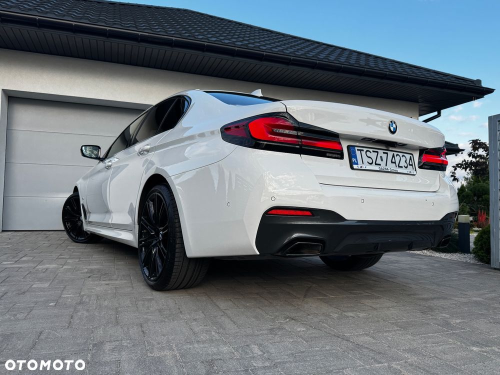 BMW Seria 5 520d xDrive MHEV M Sport sport - 2