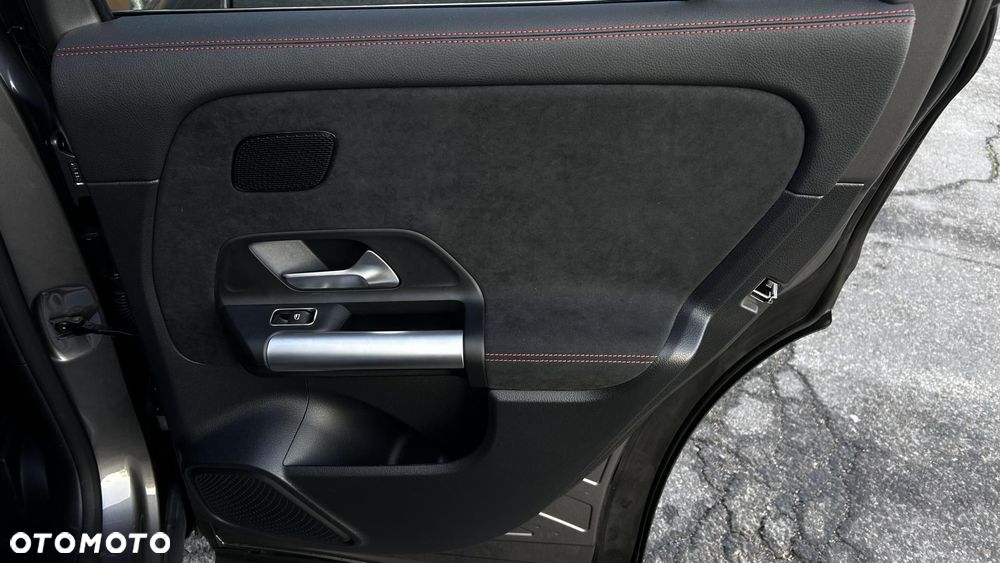 Mercedes-Benz GLA 200 AMG Line - 24