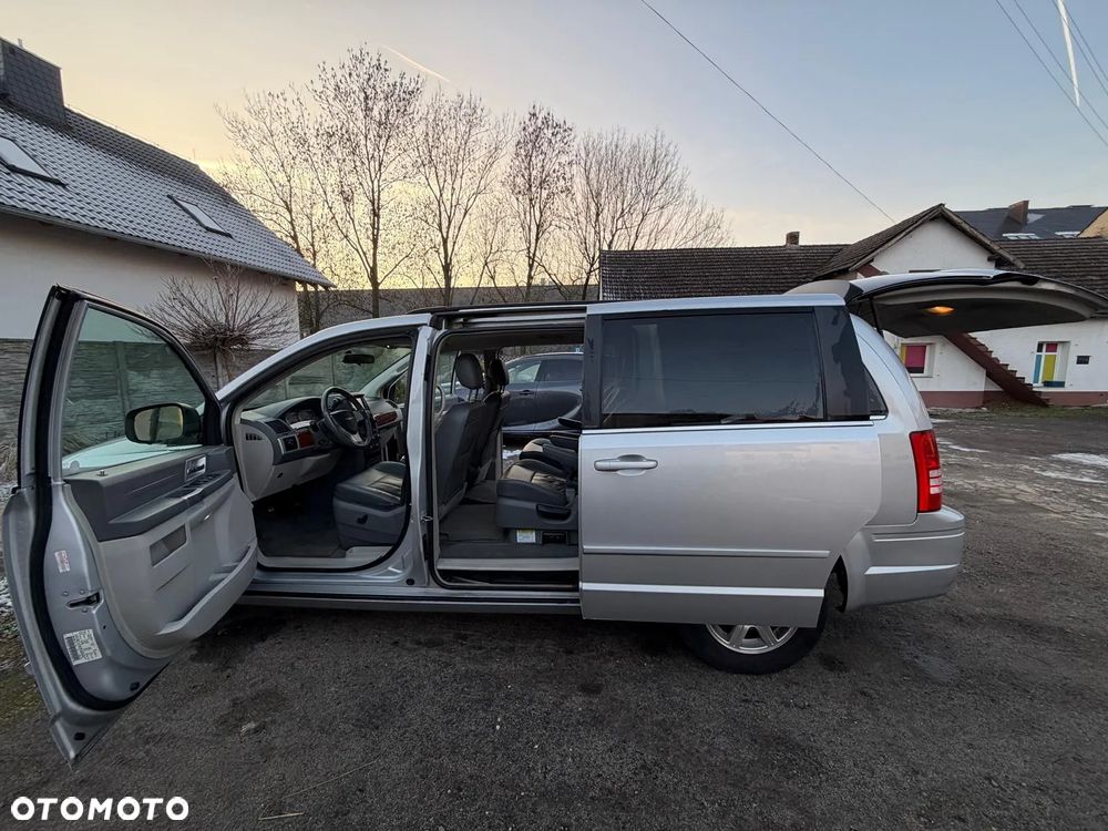 Chrysler Town & Country ver-3-3-lx - 3